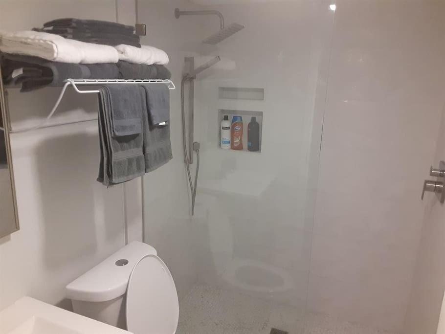 River Delight,Studio109, Beach & Pool Steps Away + Wifi Ruskin Extérieur photo