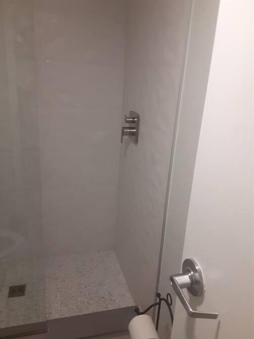 River Delight,Studio109, Beach & Pool Steps Away + Wifi Ruskin Extérieur photo
